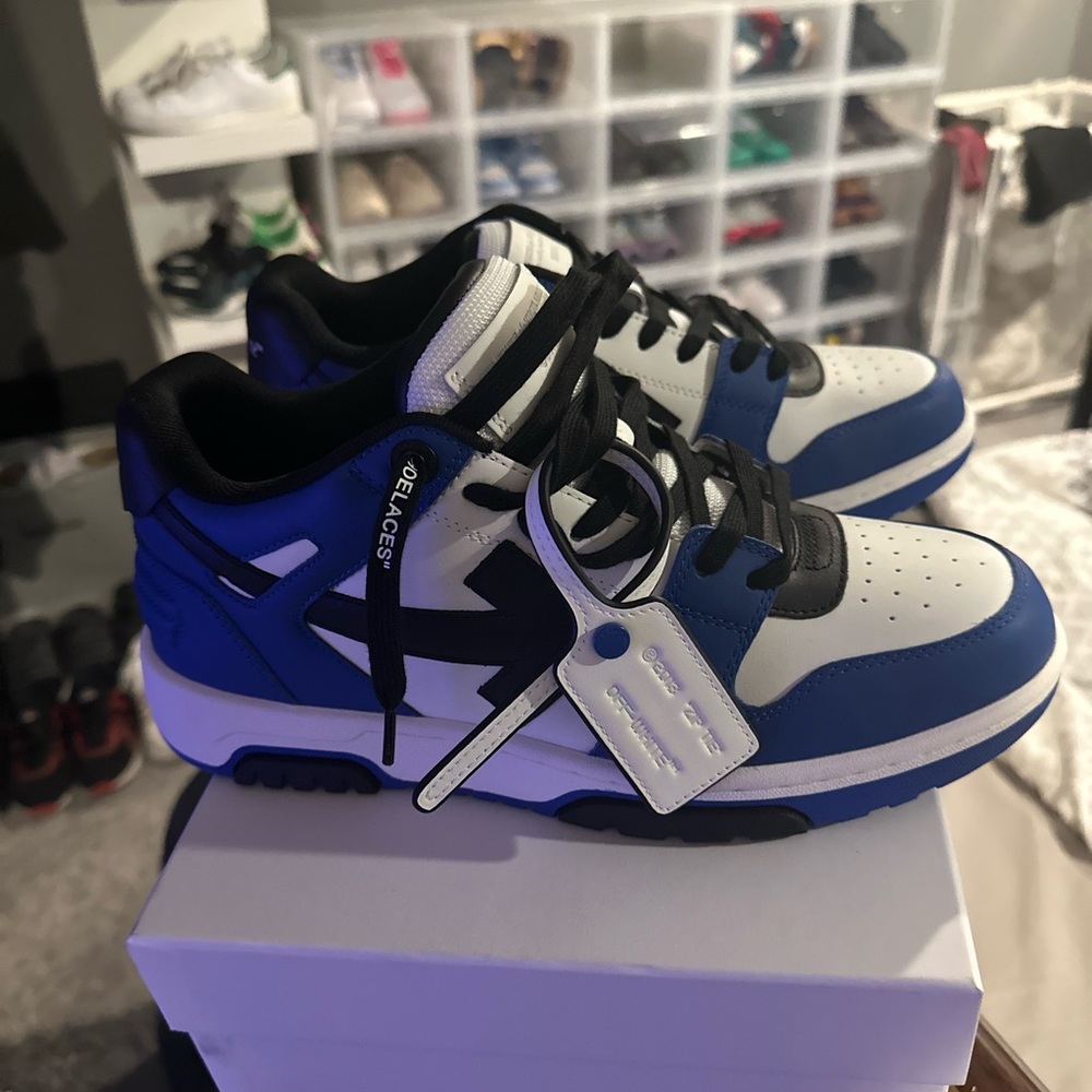 OFF-White Out Of Office ‘BLUE FLUO’ Size 9.5 deadstock with original box.